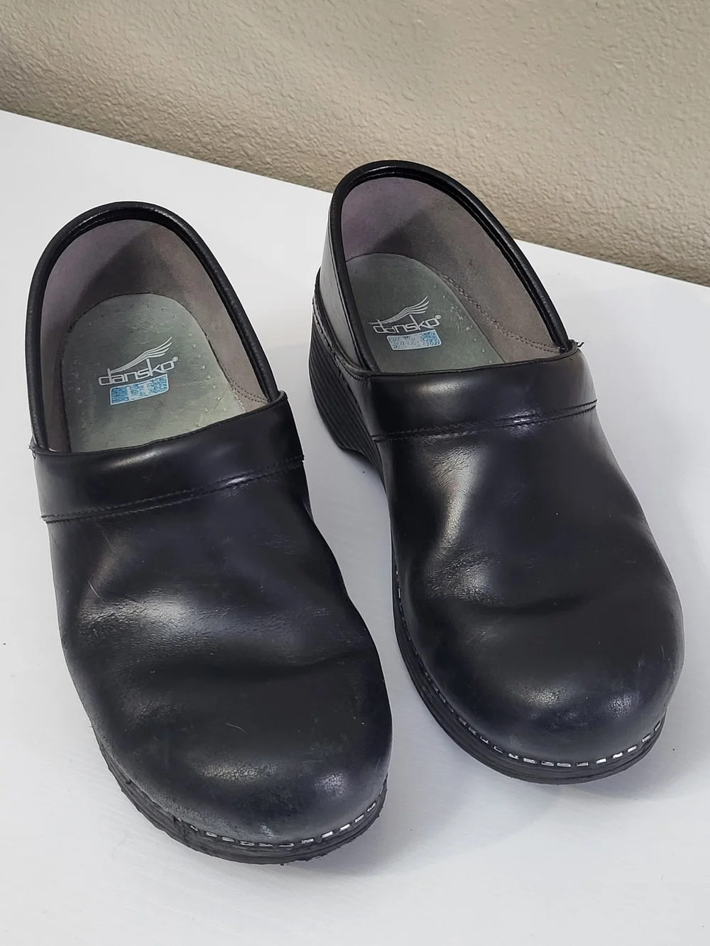 Dansko Womens Black Leather Professional Clog Size 39 8.5